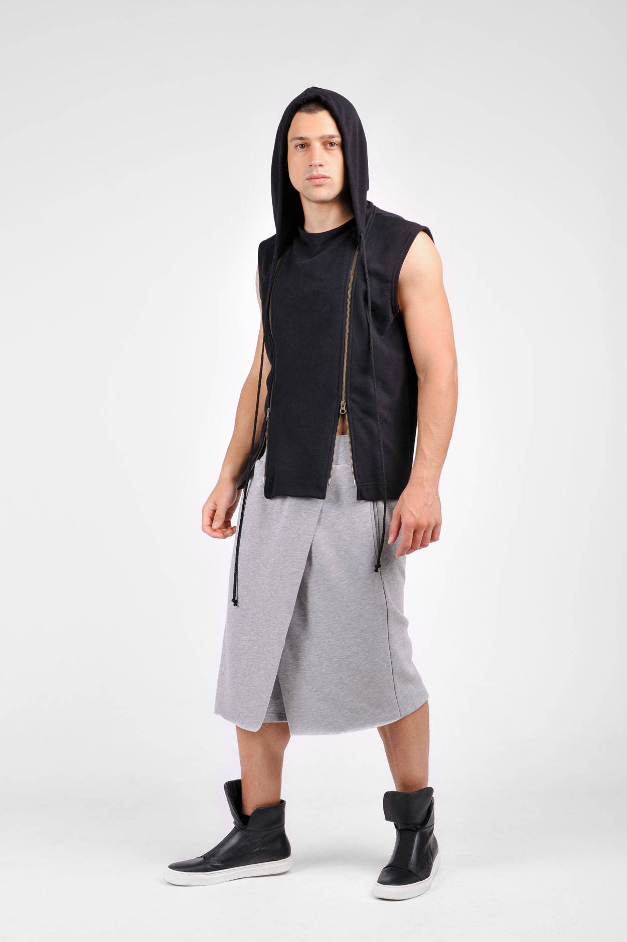 Men’s Light Grey Knee-Length Shorts with Elastic Waist