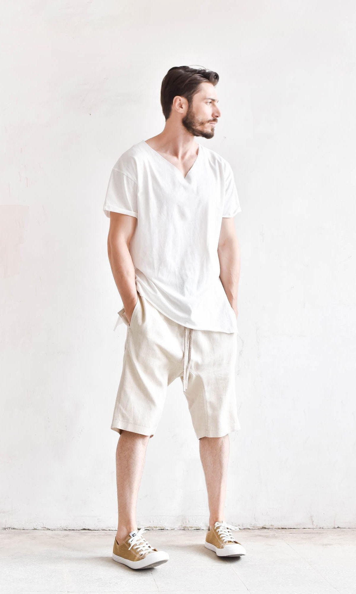 Men’s Minimalist Cream Casual Shorts with Drawstring Closure - Image 3
